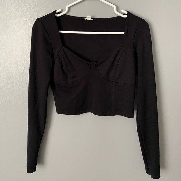 Cropped Long Sleeve - Picture 1 of 2